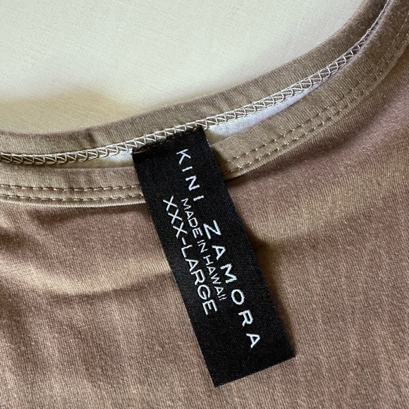 Kini Zamora, Scoop neck blouse (3XL but fits like XL) - Picture 3 of 4